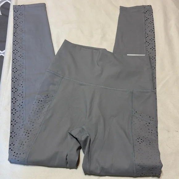 Aerie Chill Play Move high waisted leggings - Picture 3 of 5